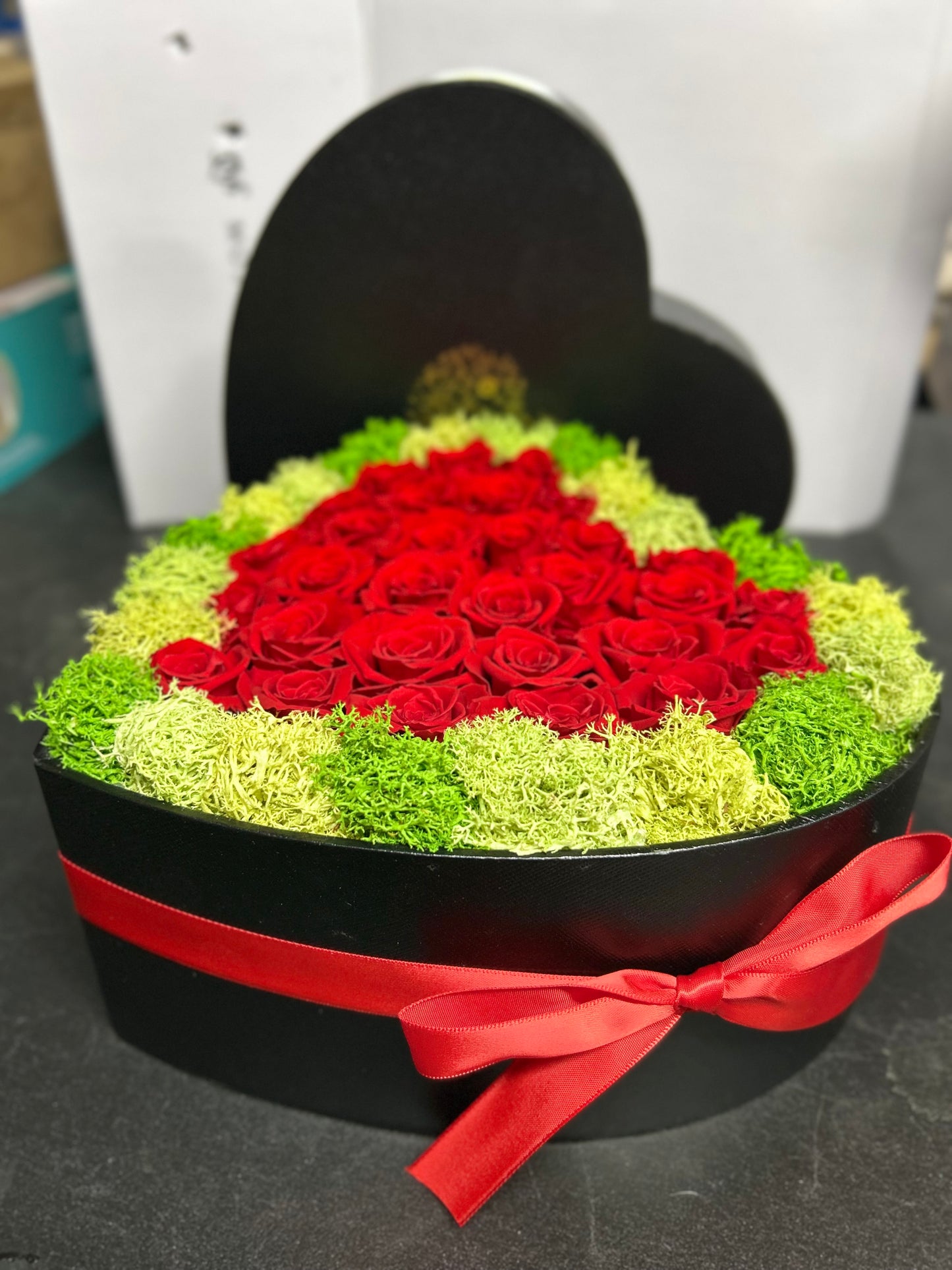 30 real preserved roses and moss heart