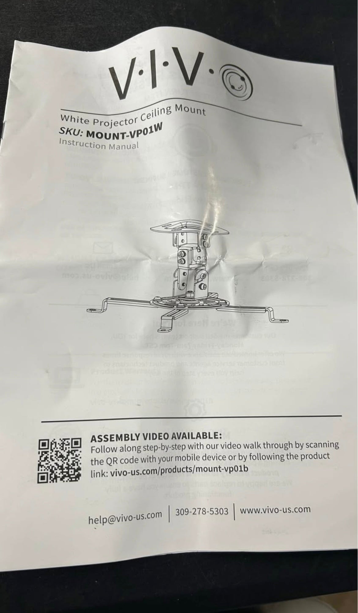 Projector ceiling mount